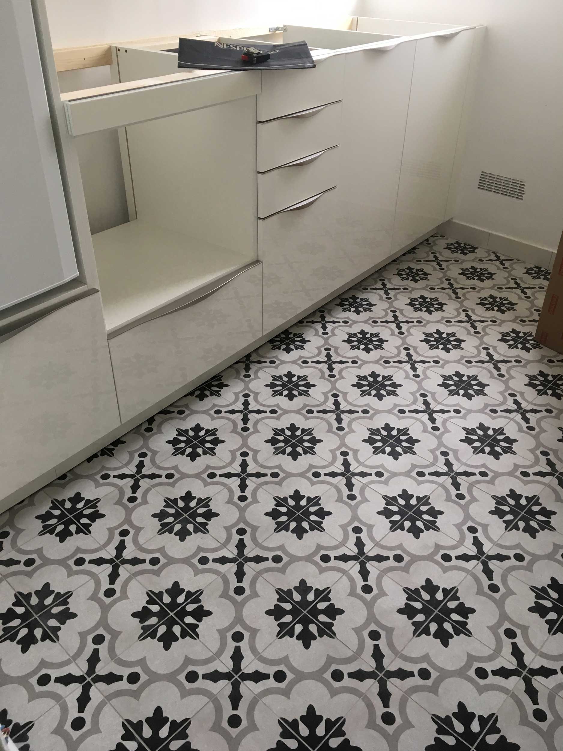 Rénovation de cuisine avec des carreaux de ciment - Entreprise Abramo